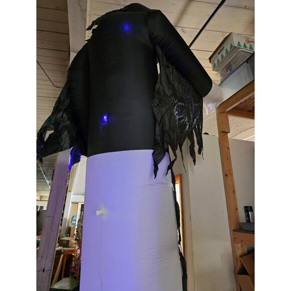 Gemmy 10 ft inflatable grim reaper Halloween lawn decor scary pointing - Picture 8 of 8